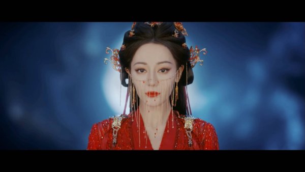 配资平台官方 热巴新剧《白日提灯》开播！40集古装大剧熬夜追完太上头！